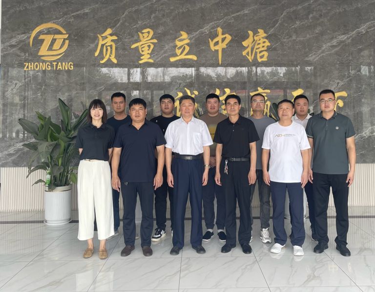 中國搪瓷工業(yè)協(xié)會理事長宋玉平蒞臨公司指導工作